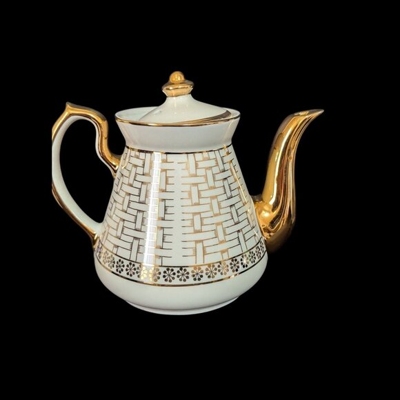 Hall Gold Label Kitchenware Teapot Ivory Gold Basket Weave 6 Cup USA 1941 - Picture 1 of 11